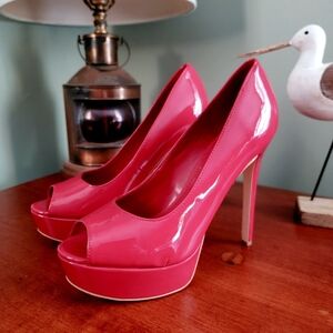 Guess Caeci Size 8.5 Red Patent Platform Peep Toe Heels 5.5 Inch Stiletto Pumps
